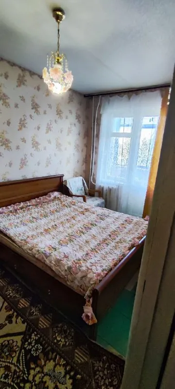 ‼️продажа квартиры‼️ 🏡продажа 2-двухкомнатная квартира г. макеевка днр горняцкий р-н, мкр-н зелёный, район храма ✅этажность–4/9 жилого дома ✅квартира не угловая два пластиковых окна, балкон застеклённый ✅пластиковые трубы нагревательный бак частично новое отопление железная входная дверь кондиционер ✅квартира продаётся с мебелью и бытовой техникой есть кладовая в подъезде ✅дом оснд-коперативный, на отопление установлен счётчик ✅хорошая транспортная развязка 🧾документы готовы 🔥собственник 💴цена: 3🍋500.000 рублей ☎️+7(949) 393-52-23 📨подписаться - фотография - 5