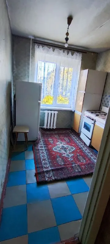 ‼️продажа квартиры‼️ 🏡продажа 2-двухкомнатная квартира г. макеевка днр горняцкий р-н, мкр-н зелёный, район храма ✅этажность–4/9 жилого дома ✅квартира не угловая два пластиковых окна, балкон застеклённый ✅пластиковые трубы нагревательный бак частично новое отопление железная входная дверь кондиционер ✅квартира продаётся с мебелью и бытовой техникой есть кладовая в подъезде ✅дом оснд-коперативный, на отопление установлен счётчик ✅хорошая транспортная развязка 🧾документы готовы 🔥собственник 💴цена: 3🍋500.000 рублей ☎️+7(949) 393-52-23 📨подписаться - фотография - 6