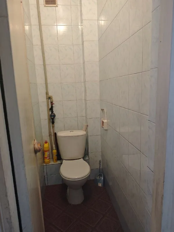 ‼️продажа квартиры‼️ 🏡продажа 2-двухкомнатная квартира г. макеевка днр мкр-н восточный ✅этажность–2/3 жилого дома ✅общая площадь–48.5 м2 ✅окна пластиковые, новые радиаторы отопления, трубы отопления, водоснабжения пластиковые комнаты и санузел раздельные ✅рядом 8 школа, детский садик, остановка общественного транспорта, магазины 🧾документы готовы 🔥собственник 💴цена: 2🍋500.000 рублей ☎️+7(949) 318-12-89 📨подписаться - фотография - 10