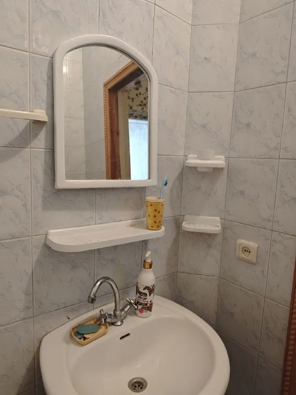 ‼️продажа квартиры‼️ 🏡продажа 2-двухкомнатная квартира г. макеевка днр мкр-н восточный ✅этажность–2/3 жилого дома ✅общая площадь–48.5 м2 ✅окна пластиковые, новые радиаторы отопления, трубы отопления, водоснабжения пластиковые комнаты и санузел раздельные ✅рядом 8 школа, детский садик, остановка общественного транспорта, магазины 🧾документы готовы 🔥собственник 💴цена: 2🍋500.000 рублей ☎️+7(949) 318-12-89 📨подписаться - фотография - 8