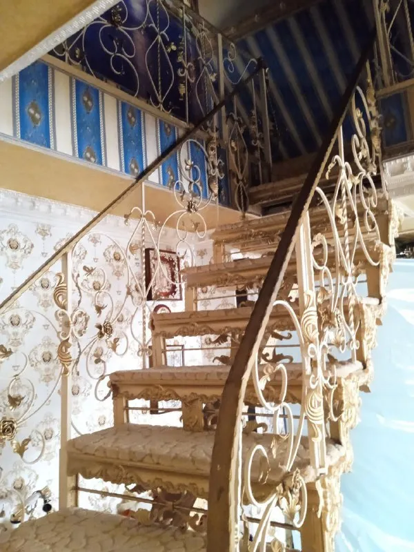 аренда дома на привокзальном / артема жд 📍 🔹1-й этаж – посуточно - 🔹накопительный бак на 1 тонну воды 🔹мангальная зона. паркоместо. 💰цена до 3х суток -  7000руб (сутки). от 3х суток – 6000руб. (за сутки).   🔹2-й этаж – помесячно - возможно на 1, 2, 3 месяца и больше – без залога и оплаты коммунальных платежей. 🔹отдельный вход на 2-й этаж.   накопительный бак на 1 тонну воды. мангальная зона. паркоместо. 💰цена 45 000руб. + комиссия агентству 60% и ниже (в зависимости от срока проживания) 📲☎️+7 949 470 04 83 ан анна (феникс) 📲☎️ +7 949 796 89 69 (миранда). подписаться | дать объявление - фотография - 3