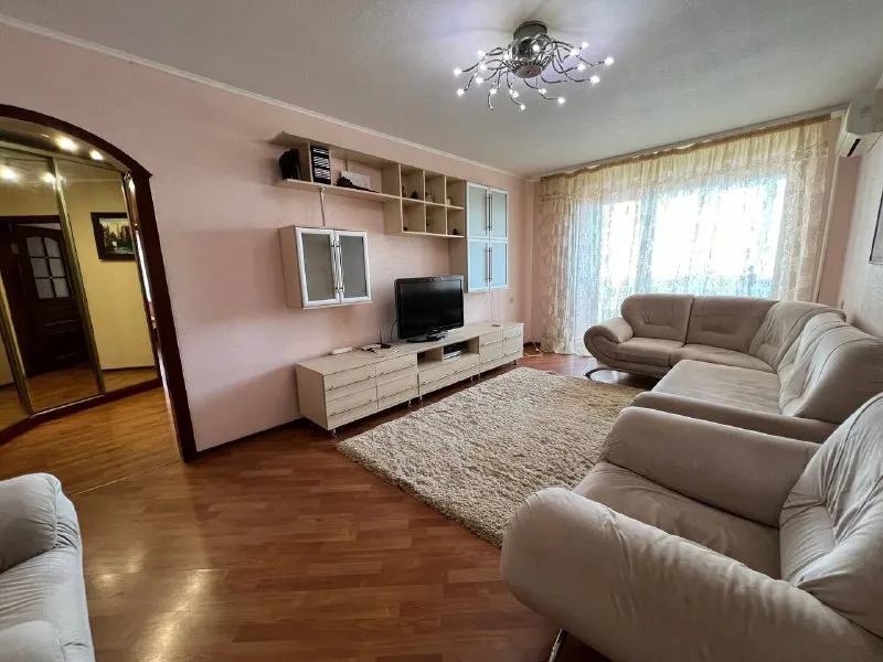 продажа 3х комнатной квартиры 🌇донецк в ворошиловском районе. центр-проспект 25-летия ркка📍 📍лучшая локация города ✅общая площадь 65 кв м ✅комнаты раздельные ✅большой балкон, лоджия ✅квартира теплая ✅этажность дома 7/10 - фотография - 3