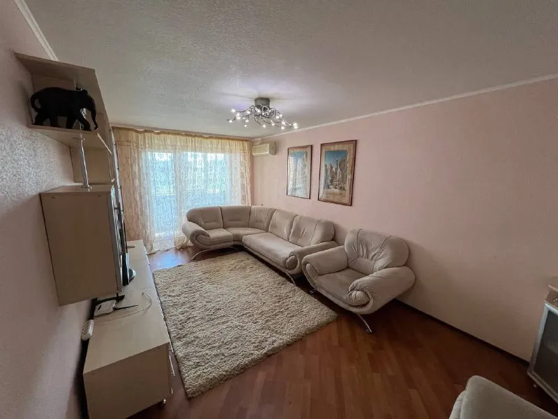 продажа 3х комнатной квартиры 🌇донецк в ворошиловском районе. центр-проспект 25-летия ркка📍 📍лучшая локация города ✅общая площадь 65 кв м ✅комнаты раздельные ✅большой балкон, лоджия ✅квартира теплая ✅этажность дома 7/10 - фотография - 4