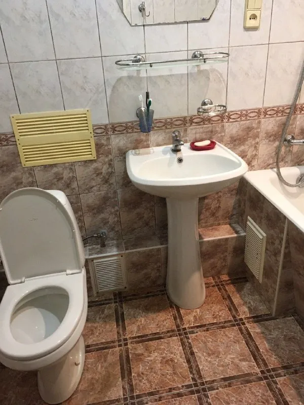 ‼️продажа квартиры‼️ 🏡продается 3-трехкомнатная 🗺г. енакиево днр (состояние жилое) центр города рядом с администрацией ✅этажность–5/5 жилого дома ✅площадь квартиры–60 м2 🧾документы рф, без долгов 🔥собственник 💴цена: 2🍋400.000 рублей возможен торг‼️ 📲подробности по телефону; ☎️+7(949) 432-93-36 ирина 📨подписаться - фотография - 10