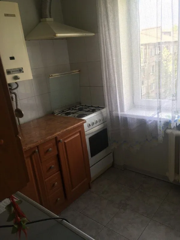 ‼️продажа квартиры‼️ 🏡продается 3-трехкомнатная 🗺г. енакиево днр (состояние жилое) центр города рядом с администрацией ✅этажность–5/5 жилого дома ✅площадь квартиры–60 м2 🧾документы рф, без долгов 🔥собственник 💴цена: 2🍋400.000 рублей возможен торг‼️ 📲подробности по телефону; ☎️+7(949) 432-93-36 ирина 📨подписаться - фотография - 8