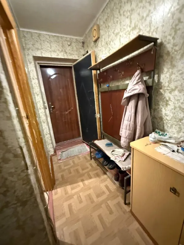 ☎️+79496455686 продажа 3х комнатной - квартиры в центре донецка ворошиловский район адрес : щорса 10 а лучшая локация города 🌆 📍бульвар пушкина - парк щербакова 📍транспортная развязка в любую точку города 📍магазины, супермаркеты 📍кафе, рестораны и т. д ‼️ документы полностью готовы к сделке, прописанных нет‼️ 📌квартира требует ремонта 📌коммуникации поменяны 📌хороший напор воды 📌этаж 3/5 📌дом кирпичный 📌подъезд чистый, дружные соседи. цена снижена 5.000.000руб ⚠️ ☎️+79496455686 - фотография - 7