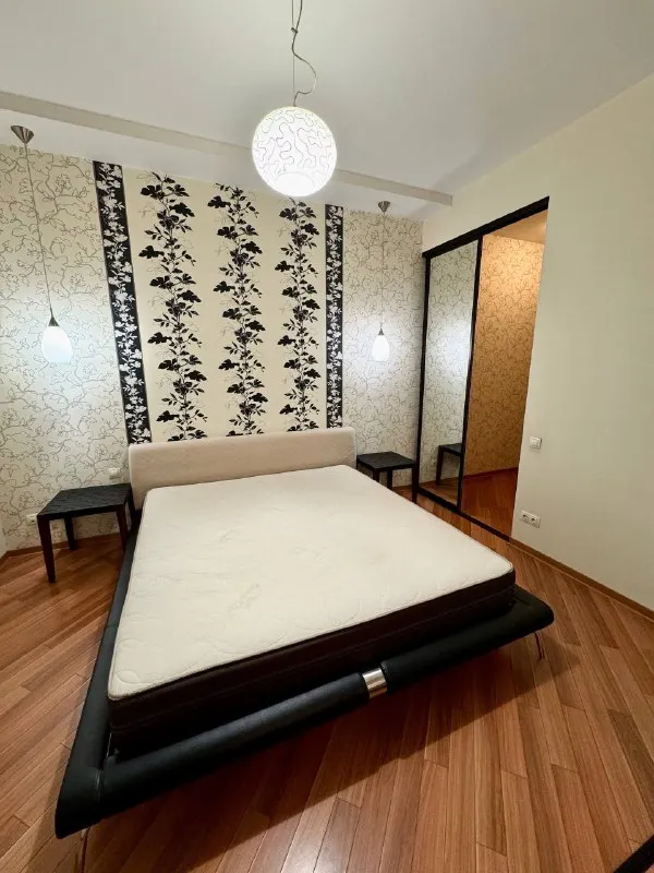 аренда 2к. кв-ры. центр г. донецка. новострой (ул. постышева). общая площадь: 60 м2 этаж: 8/12 ☎️+7(949)362-41-40 квартира оснащена всем необходимым. дом с консьержем. современный ремонт. развитая инфраструктура. все в шаговой доступности. стоимость 70.000 рублей + залог + комиссия ан ☎️+7(949)362-41-40 аренда днр - фотография - 4