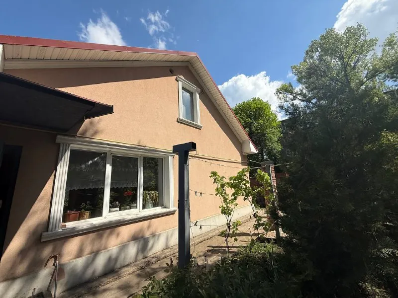 продажа дома с лучшей локацией донецка - калининский район рядом калининский рынок и бульвар шевченко 🌆 ул. цусимская 📌150 квадратов 📌участок 8 соток 📌фундамент дома усиленный 📌теплый пол 📌газовый котел 📌 в доме не требуется ремонт 📍отлично развита инфраструктура - транспортная развязка ‼️ показ дома 🏡 в любое время - ключи 🔑 в агентстве ‼️ цена: 13.500.000 млн рублей ☎️+79496455686 ☎️+79495059339 - фотография - 2