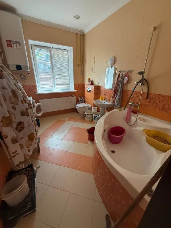 продажа дома с лучшей локацией донецка - калининский район рядом калининский рынок и бульвар шевченко 🌆 ул. цусимская 📌150 квадратов 📌участок 8 соток 📌фундамент дома усиленный 📌теплый пол 📌газовый котел 📌 в доме не требуется ремонт 📍отлично развита инфраструктура - транспортная развязка ‼️ показ дома 🏡 в любое время - ключи 🔑 в агентстве ‼️ цена: 13.500.000 млн рублей ☎️+79496455686 ☎️+79495059339 - фотография - 6