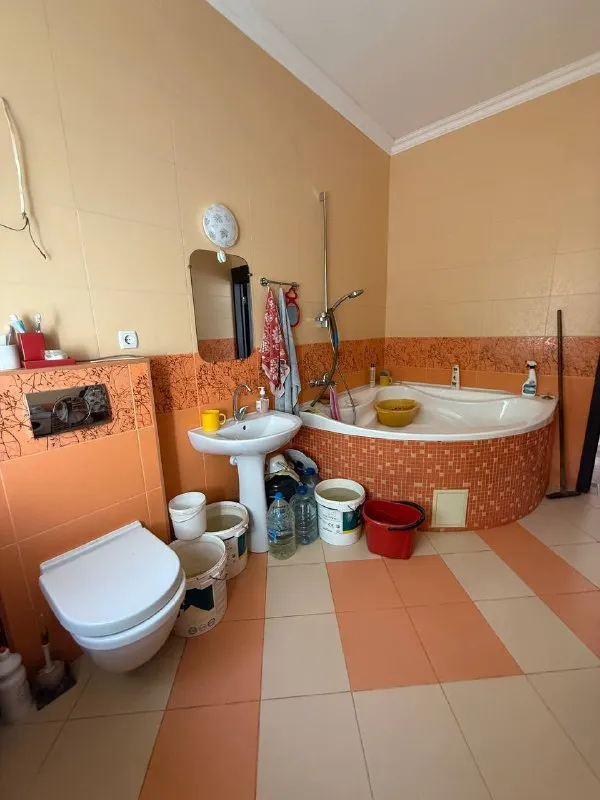 продажа дома с лучшей локацией донецка - калининский район рядом калининский рынок и бульвар шевченко 🌆 ул. цусимская 📌150 квадратов 📌участок 8 соток 📌фундамент дома усиленный 📌теплый пол 📌газовый котел 📌 в доме не требуется ремонт 📍отлично развита инфраструктура - транспортная развязка ‼️ показ дома 🏡 в любое время - ключи 🔑 в агентстве ‼️ цена: 13.500.000 млн рублей ☎️+79496455686 ☎️+79495059339 - фотография - 7