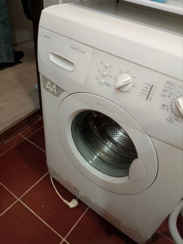 сдам двухкомнатную квартиру 🌇донецк, в калининском районе на улице антипова, рядом с парком «гулливер». 📍 ✅квартира после ремонта ✅на 1 этаже 5-этажного дома, на окнах установлены решетки. 📍в шаговой доступности богатая инфраструктура: парк, школа, детский сад, калининский рик, магазины и другие объекты. ✅отличная транспортная развязка обеспечивает удобное сообщение с другими районами. ✅квартира полностью меблирована и оснащен. .. трас для комфортного отдыха. 💦вода по графику с хорошим напором, есть возможность установки накопительного бака. 🛜проведен интернет. 💰цена 35 000 ₽ + залог + комиссия ан. оплата производится после заселения. 📲☎️+7 949 352-33-16 подписаться | дать объявление - фотография - 9