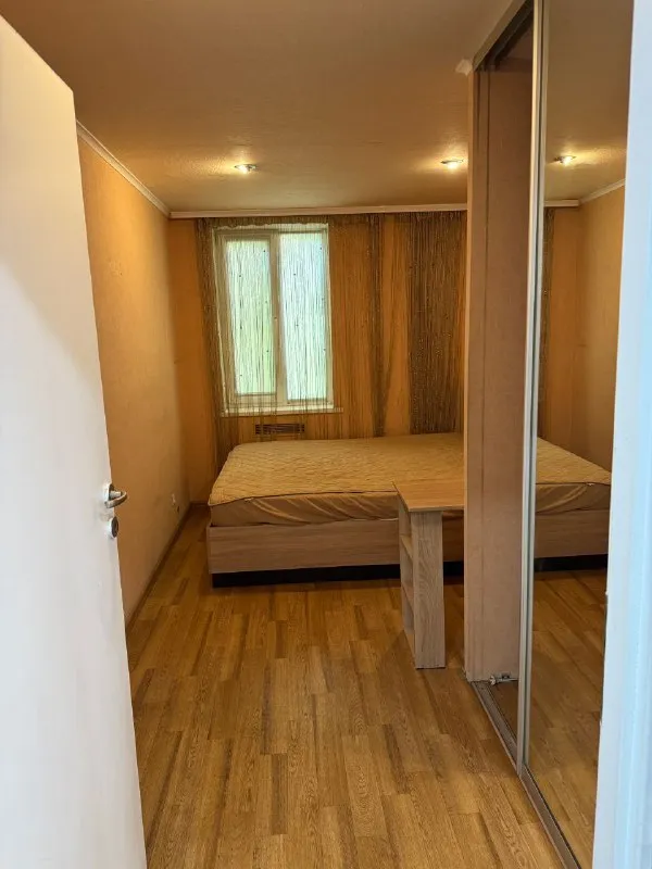 ‼️продажа квартиры‼️ 🏡продаётся 2-двухкомнатная квартира г. донецк днр калининский р-н ✅этажность–1/2 жилого дома ✅состояние жилое окна пластиковые ✅есть пристройка с беседкой и отдельностоящий сарай с глубоким подвалом 🔥собственник 💴цена: 5🍋500.000 рублей ☎️+7(949) 390-70-66 📨подписаться - фотография - 3