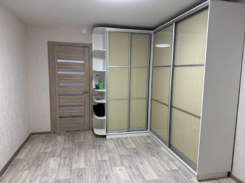 ‼️продажа квартиры‼️ 🏡продаётся 2-двухкомнатная квартира г. донецк днр калининский р-н ✅этажность–1/2 жилого дома ✅состояние жилое окна пластиковые ✅есть пристройка с беседкой и отдельностоящий сарай с глубоким подвалом 🔥собственник 💴цена: 5🍋500.000 рублей ☎️+7(949) 390-70-66 📨подписаться - фотография - 4