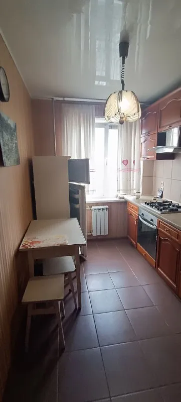 продам 2х. комн. текстильщик 3,7 млн. адрес:донецк, н. островского 6, количество комнат:2 общая площадь:50 м2 жилая площадь:30 м2 площадь кухни:8 м2 тип дома:панельный  этаж:8  этажность дома:9  двухкомнатная квартира, улица островского, дом 6, комната раздельные, пластиковые окна, кондиционер, большая застеклённая лоджия, чистое аккуратное, хорошее жилое состояние, всё, что на фото остаётся :мебель, техника. документы готовы, собственник на сделке. + 7 (949) 36-77-907.татьяна - фотография - 3