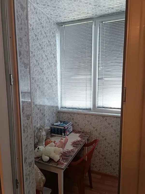 ‼️продажа квартиры‼️ 🏡продажа 3-трехкомнатная квартира г. донецк днр киевский р-н ул. политбойцов, исполком ✅этажность–1/9 жилого дома ✅общая площадь–65 м2 ✅кухня–10 м2 ✅квартира не угловая поменяны все коммуникации пластиковые окна, бронированная дверь ✅есть погреб при продаже остаётся вся мебель и бытовая техника, состояние отличное 🧾документы готовы 🔥собственник 💴цена: 6🍋000.000 рублей торг‼️ ☎️+7(949) 465-90-78 📨подписаться - фотография - 6