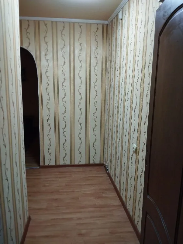 долгосрочная аренда 1 - комнатная квартира, переулок россини (донецк сити) ☝️☝️☝️ в киевском районе. на 4 - м этаже 5 - ти этажного дома. ✅ общая площадь, 30,8 кв. м. ✅ вода по графику и очень хорошее давление, есть накопительный бак с насосом и клапан ограничения доступа воды. ✅ газовая колонка работает отлично. ✅ квартира очень тёплая 👍 ⚡️ 25000 рб+ показания счётчика э/э и вода м. т. + 7949-437-70-73 - фотография - 2