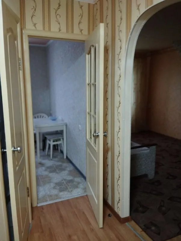 долгосрочная аренда 1 - комнатная квартира, переулок россини (донецк сити) ☝️☝️☝️ в киевском районе. на 4 - м этаже 5 - ти этажного дома. ✅ общая площадь, 30,8 кв. м. ✅ вода по графику и очень хорошее давление, есть накопительный бак с насосом и клапан ограничения доступа воды. ✅ газовая колонка работает отлично. ✅ квартира очень тёплая 👍 ⚡️ 25000 рб+ показания счётчика э/э и вода м. т. + 7949-437-70-73 - фотография - 3