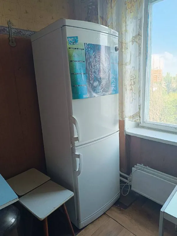 сдается однокомнатная квартира 🌇в киевском районе донецка, ориентир шахтерская площадь, маяк, тренева 1. 📍 ✅отличное месторасположение, рядом остановка общественного транспорта, можно уехать в любую сторону города. ✅в соседнем доме магазин, рядом небольшой рынок со свежими овощами и фруктами. ✅квартира на 7 этаже 10 жки 💦вода идет по графику, напор отличный. ✅в квартире новая двуспальная кровать и новый матрас, стиральная машинка, поменяны все окна на пластиковые. ✅квартира полностью укомплектована всем необходимым. ❗️вариант отлично подойдет для молодой или семейной пары, студентам. так же рассмотрю жильцов с животными. 💰цена 13000 рублей + к/у. квартира сдается от собственника через риелтора. 📲☎️+79493394908 подписаться | дать объявление - фотография - 7