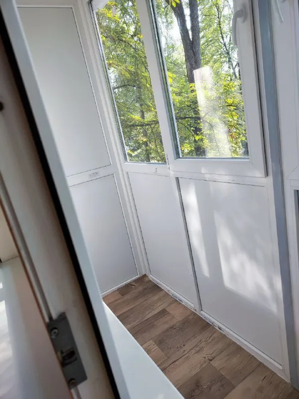 аренда двухкомнатной квартиры 🌇донецк, в буденновском районе на площади буденного. 📍 👍отличная инфраструктура: буденновский исполком, почта, мфц, больница, школа, детский сад, магазины, рынок и многое другое рядом. 🚌прекрасная транспортная доступность: автостанция в шаговой доступности. ✅квартира полностью меблирована новой мебелью и оснащена всей необходимой бытовой техникой. доступен высокоскоростной интернет wi-fi. 💰стоимость 35 000 ₽ + залог + комиссия агентства. оплата после заселения. 📲☎️+7 (949) 352-33-16 подписаться | дать объявление - фотография - 5