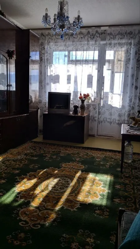 ‼️продажа квартиры‼️ 🏡продам 2-двухкомнатную квартиру г. донецк днр петровский район мкр-н тихий, ул стаханова ✅этажность–9/9 жилого дома ✅общая площадь–48 м2 ✅квартира очень теплая, светлая, в жилом комнаты раздельные, пластиковые окна, лоджия застеклена тоже ✅вода по графику поступает в квартиру ✅школа, детсады, больница - все в шаговой доступности 🔥собственник 💴цена: 2🍋7 рублей ☎️+7(977) 305-08-43 ольга телеграм, вацап недвижимость днр - фотография - 2