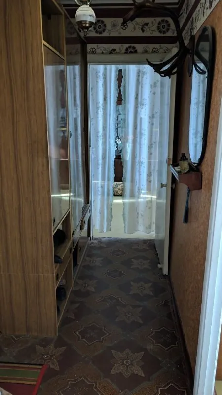 ‼️продажа квартиры‼️ 🏡продам 2-двухкомнатную квартиру г. донецк днр петровский район мкр-н тихий, ул стаханова ✅этажность–9/9 жилого дома ✅общая площадь–48 м2 ✅квартира очень теплая, светлая, в жилом комнаты раздельные, пластиковые окна, лоджия застеклена тоже ✅вода по графику поступает в квартиру ✅школа, детсады, больница - все в шаговой доступности 🔥собственник 💴цена: 2🍋7 рублей ☎️+7(977) 305-08-43 ольга телеграм, вацап недвижимость днр - фотография - 3