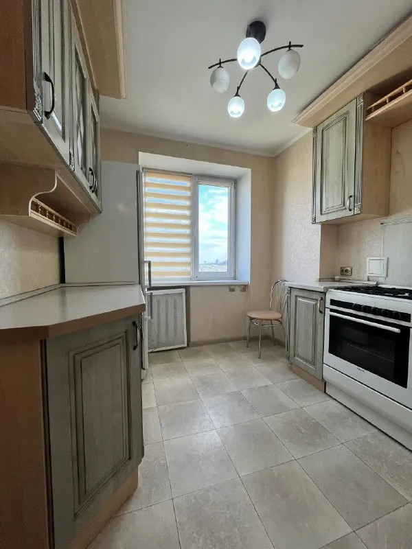 ‼️продажа квартиры‼️ 🏡продается 1-однокомнатная квартира от собственника г. донецк, днр, киевский р-н, ул. собинова, д.134 ✅площадь–34.1 м2 ✅этажность–9/9 жилого дома ✅в комнате - диван, тумба, кондиционер ✅в кухне - кухонная мебель, холодильник, газовая плита ✅санузел совмещен ✅долгов по коммунальным платежам нет ✅один собственник, документы зарегистрированы в россреестре 💴цена: 3🍋600.000 рублей торг‼️ ☎️+7(949) 407-60-68 ☎️+7(988) 586-49-92 вацап 📨подписаться - фотография - 6