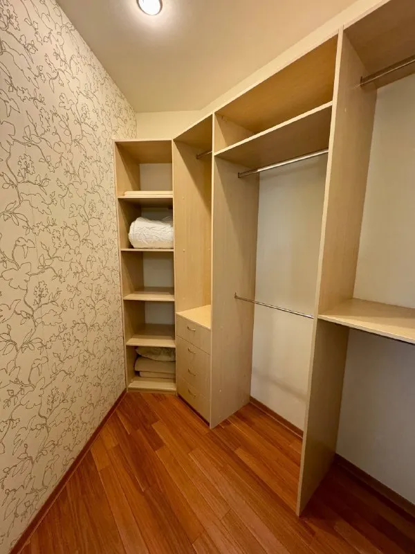 аренда 2к. кв-ры. центр г. донецка. новострой (ул. постышева). общая площадь: 60 м2 этаж: 8/12 ☎️+7(949)362-41-40 квартира оснащена всем необходимым. дом с консьержем. современный ремонт. развитая инфраструктура. все в шаговой доступности. стоимость 70.000 рублей + залог + комиссия ан ☎️+7(949)362-41-40 📨подписаться - фотография - 5