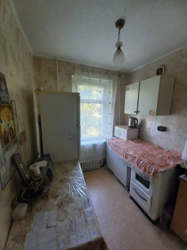 ‼️продажа квартиры‼️ 🏡продаётся 1-однокомнатная квартира (гостинка) г. донецк днр пролетарский р-н, ул щетинина, 4 квартира расположена на четвертом этаже ✅общая площадь–23 м2 ✅квартира в жилом состоянии, не угловая остаётся всё что есть в квартире рядом школа, детский садик, магазины, рынок, автостанция 🧾документы готовы 🔥собственник 💴цена: 1🍋900.000 рублей ☎️8(952) 988-90-79 недвижимость днр - фотография - 2