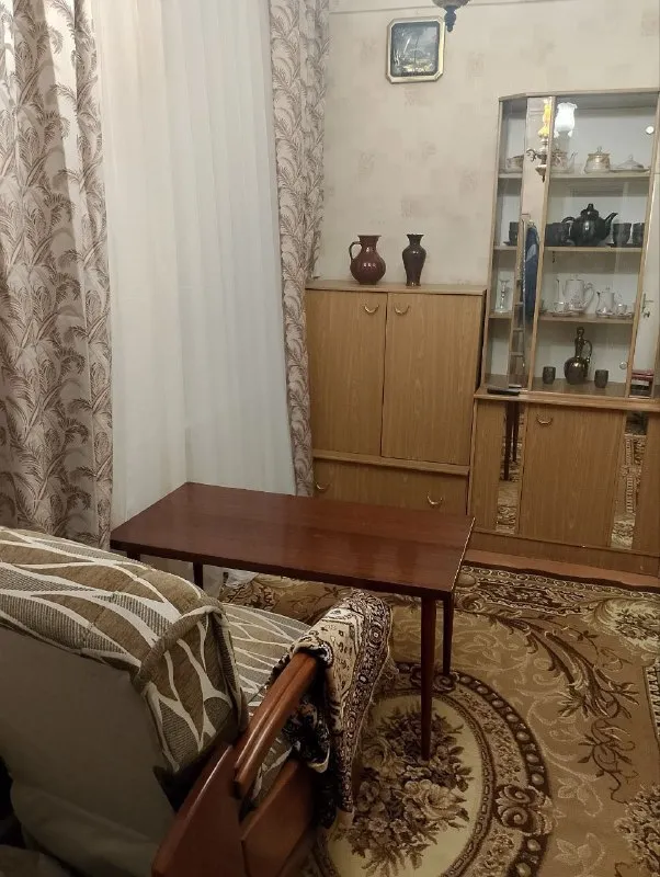 сдается трехкомнатный 🏡 дом 🌇в ленинском районе, ул ткаченко универмаг радуга, ленинский ровд. 📍 ✅развитая инфраструктура отличная транспортная развязка - трамвай, маршрутки. 5 мин до центра города ✅вся необходимая мебель и бытовая техника, газовый котел. новая газовая колонка bosch 💧вода горячая и холодная каждый день 🌳сад с фруктовыми деревьями ( сливы, орех) малина и т д 💰цена 40000 ₽ + залог + комиссия агентства, оплата только по факту заселения. без поездок в офис и предоплат 📲☎️+79493523316 подписаться | дать объявление - фотография - 3