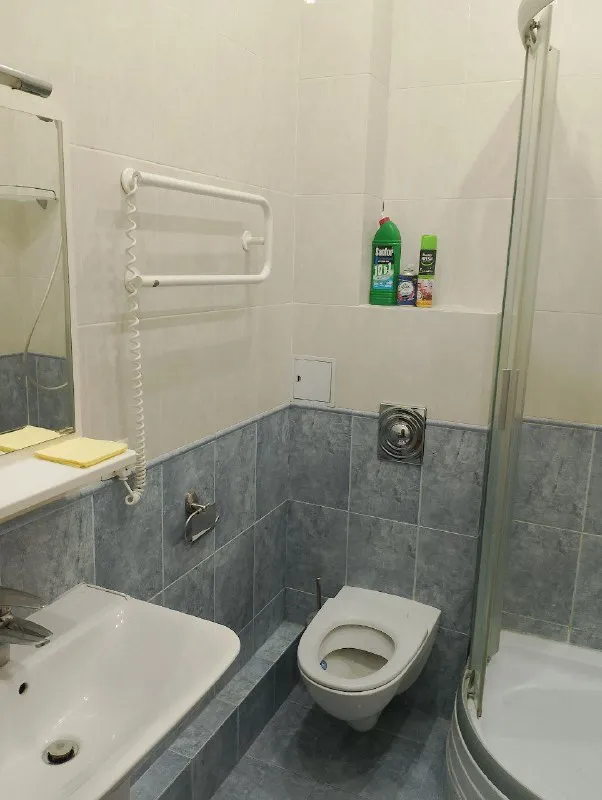 аренда двухкомнатной квартиры 🌇донецк, новострой в жк «центральный» пр. панфилова, 21, корпус 6. киевский район, больница вишневского📍 💦вода горячая и холодная 24/ 7 ✅ общая площадь: 80 м² консьерж, круглосуточно видеонаблюдение ✅ полностью меблирована и оборудована техникой ✅ раздельные комнаты, просторная кухня с балконом ✅ 2 санузла, гардеробная в спальне — лоджия ✅ тёплые полы, бойлер, посудомоечная машина и д р 📷дополнительно фото вышлю 💰цена 70000 ₽ + залог + комиссия агентства, оплата только по факту заселения, без предоплат и поездок в офис 📲☎️+79493523316 подписаться | дать объявление - фотография - 10