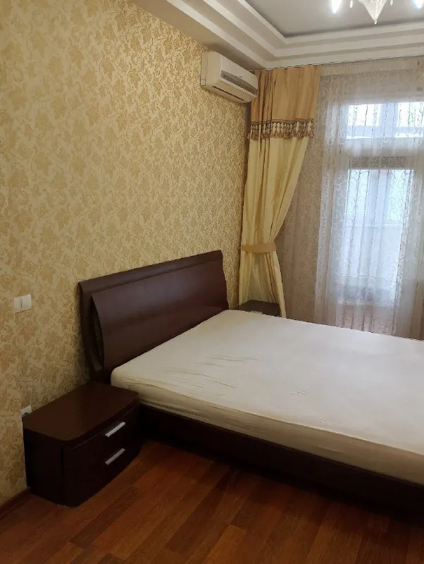 аренда двухкомнатной квартиры 🌇донецк, новострой в жк «центральный» пр. панфилова, 21, корпус 6. киевский район, больница вишневского📍 💦вода горячая и холодная 24/ 7 ✅ общая площадь: 80 м² консьерж, круглосуточно видеонаблюдение ✅ полностью меблирована и оборудована техникой ✅ раздельные комнаты, просторная кухня с балконом ✅ 2 санузла, гардеробная в спальне — лоджия ✅ тёплые полы, бойлер, посудомоечная машина и д р 📷дополнительно фото вышлю 💰цена 70000 ₽ + залог + комиссия агентства, оплата только по факту заселения, без предоплат и поездок в офис 📲☎️+79493523316 подписаться | дать объявление - фотография - 2