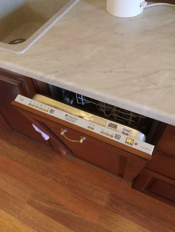 аренда двухкомнатной квартиры 🌇донецк, новострой в жк «центральный» пр. панфилова, 21, корпус 6. киевский район, больница вишневского📍 💦вода горячая и холодная 24/ 7 ✅ общая площадь: 80 м² консьерж, круглосуточно видеонаблюдение ✅ полностью меблирована и оборудована техникой ✅ раздельные комнаты, просторная кухня с балконом ✅ 2 санузла, гардеробная в спальне — лоджия ✅ тёплые полы, бойлер, посудомоечная машина и д р 📷дополнительно фото вышлю 💰цена 70000 ₽ + залог + комиссия агентства, оплата только по факту заселения, без предоплат и поездок в офис 📲☎️+79493523316 подписаться | дать объявление - фотография - 8