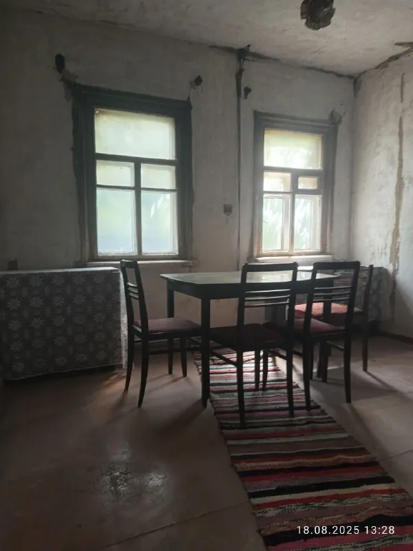 ‼️продажа дома‼️ 🏡продажа дома🗺г. донецк днр петровский р-н ул. магдебурская 14а петровское гаи 🏡дом под ремонт мебели нет, комнаты пустые ✅газ проведен по улице, свет, вода в доме ✅печное отопление центральная канализация перспективное расположение: остановка общественного транспорта 5 мин. , асфальтированная дорога, рядом проходит объездная трасса ✅донецк-запорожье, спортивная школа 5 мин, кафэ, магазины 5 мин ✅долгов нет, никто не прописан 🧾документы рф, кадастровые номера присвоены, выписки из егрн прилагаю! 🔥собственник 💴цена: 2🍋600.000 рублей быстрым очень хороший торг‼️ ☎️+7(949) 629-58-01 недвижимость днр - фотография - 5