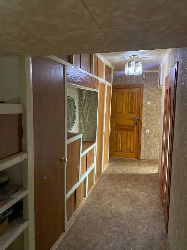 🅰️🅰️🅰️🅰️🅰️🅰️ продам 3х комнатную квартиру 📍г. макеевка, бажанова, ул. руднева, дом 1 8/9, не угловая, все комнаты раздельные 📍отличное место, школа, садик, остановка, магазины, рынок, возле дома. очень хорошие соседи ✅везде пластиковые окна ✅электробак ✅все комнаты раздельные ✅большая кухня (рядом с кухней большая, глубокая кладовка) ✅в зале балкон, не застеклен ✅в спальне большая лоджия, застеклена ✅состояние обычное, чистое, жилое документы полностью готовы к продаже, прописаных нет. больше информации по телефону. вышлю больше фото. 3500000 + хороший торг. +79493823418 инна - фотография - 6