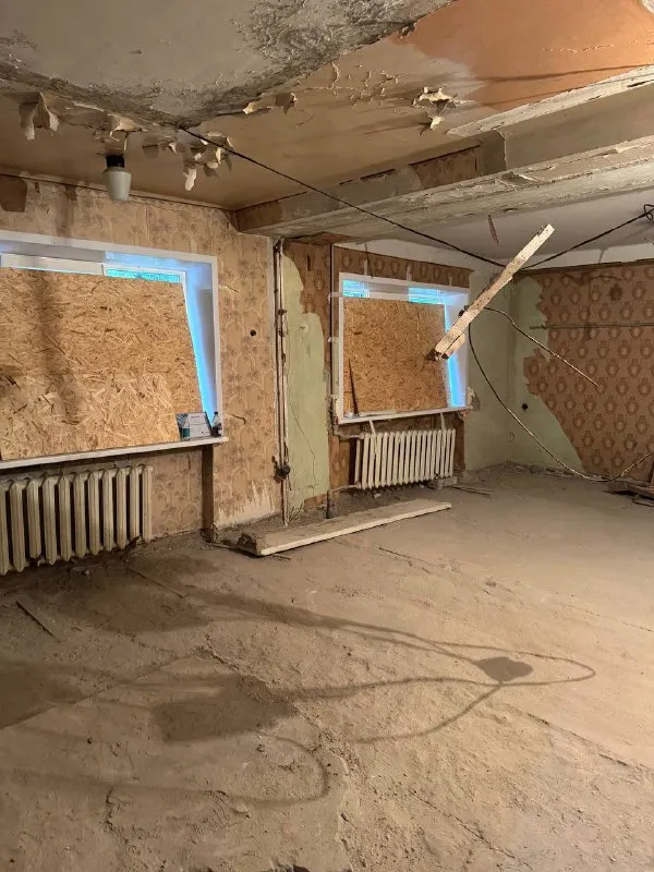 продам 1 ком квартира ворошиловский район ильича 1/119 1/9 этаж дом с лифтом цоколь высокий общая площадь 35м2 центр города рядом площадь ленина, набережная, бульвар пушкина свободная планировка, чистовая отделка окна поменяны, дверь поменяна фотографии реальные 4 000 000₽ с торгом +79494113097 алина @as_01vva telegram - фотография - 4