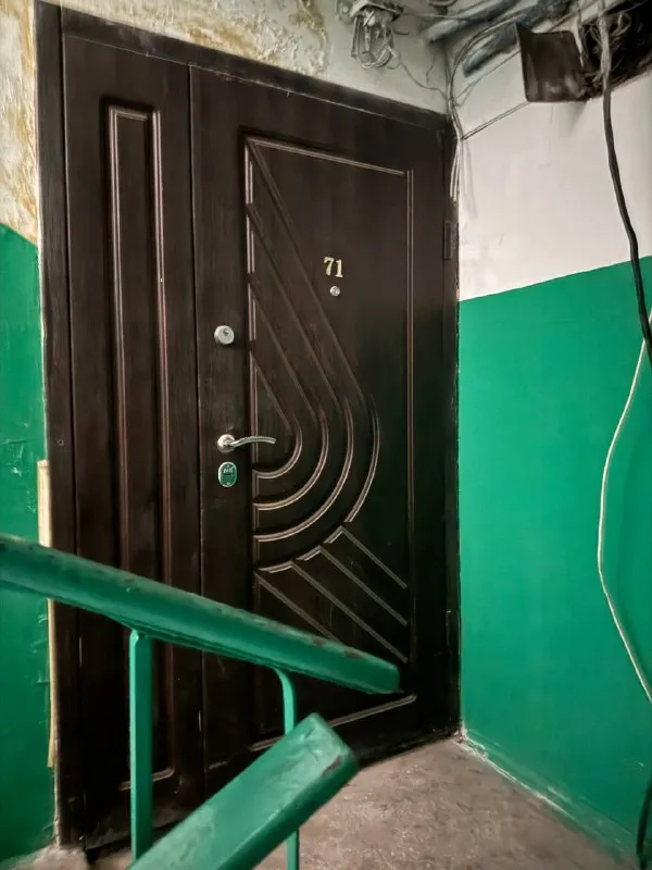 продам 1 ком квартира ворошиловский район ильича 1/119 1/9 этаж дом с лифтом цоколь высокий общая площадь 35м2 центр города рядом площадь ленина, набережная, бульвар пушкина свободная планировка, чистовая отделка окна поменяны, дверь поменяна фотографии реальные 4 000 000₽ с торгом +79494113097 алина @as_01vva telegram - фотография - 6