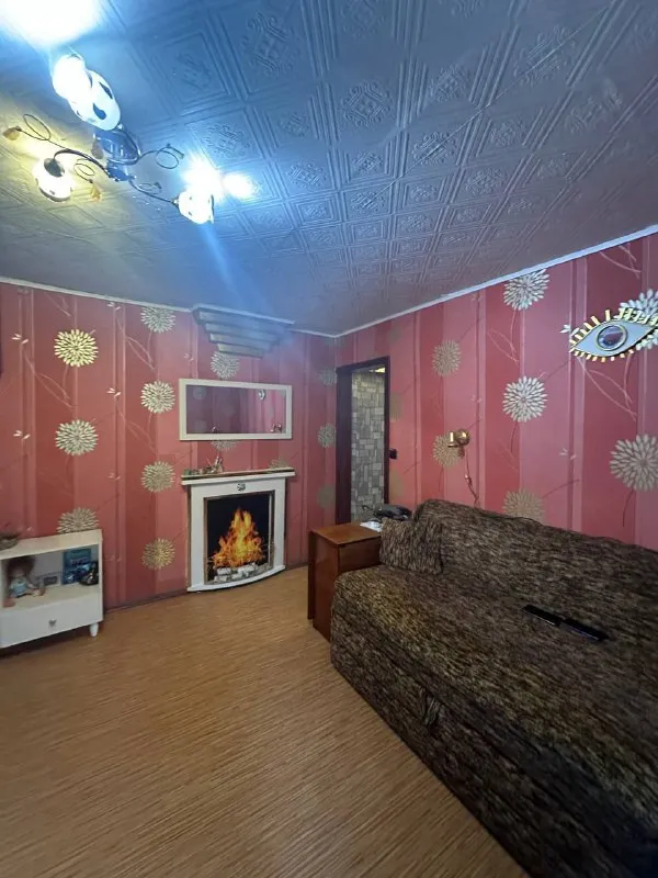 продажа частного 🏡 дома 🌇донецк, буденновский район, пересечение ул. талалихина и светлого пути. 📍 ✅60 кв. м. , есть подвал сухой. ⛽дом газифицировань 💦вода есть по графику, канализация-яма. ✅окна пластикь ❗️чистый и уютный дом. 👍на участке есть флигель 30 кв метров. во флигеле есть кухня и санузел. - фотография - 2