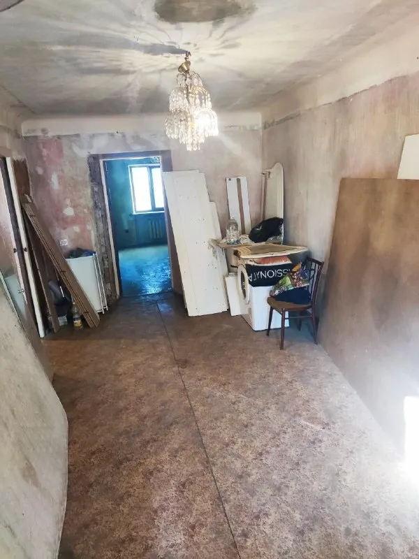 ‼️продажа квартиры‼️ 🏡продаётся двухкомнатная квартира г. донецк днр киевский р-н ул. челюскинцев, ориентир краеведческий музей ✅этажность–4/5 жилого дома ✅общая площадь–44.3 м2 ✅жилая–31 м2 ✅кухня–5.5 м2 ✅квартира не угловая газовая колонка квартира под ремонт ✅рядом остановка общественного транспорта, магазин арбат, супермаркет молоко, школа №54, детский садик, больница 🧾документы готовы 🔥собственник 💴цена: 3🍋800.000 руб ☎️+7(949) 398-78-21 марина 📨подписаться - фотография - 6