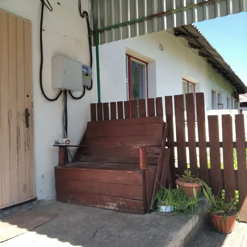 аренда половины 🏡 дома 🌇макеевка центрально- городской р-н, рядом галактика. 📍 💦вода 24/7 ✅созданы все условия для комфортного проживания. ✅две комнаты, кухня 8 м2 ✅дом чистый и уютный, в нём есть всё необходимое: кондиционер, большой телевизор, новая стиральная машина, а также жалюзи на окнах, которые обеспечат вам личное пространство и комфорт в любое время суток. ✅на участке есть мангал и шампуры — идеально для отдыха на свежем воздухе. ❗️круглосуточная подача воды обеспечит удобство в повседневной жизни. ✅накопитель бак на 2 тонны интернет 📷дополнительно фото вышлю 💰цена 35 000 ₽ + залог + комиссия агентства оплата по факту заселения 📲☎️+79493523316 подписаться | дать объявление - фотография - 1