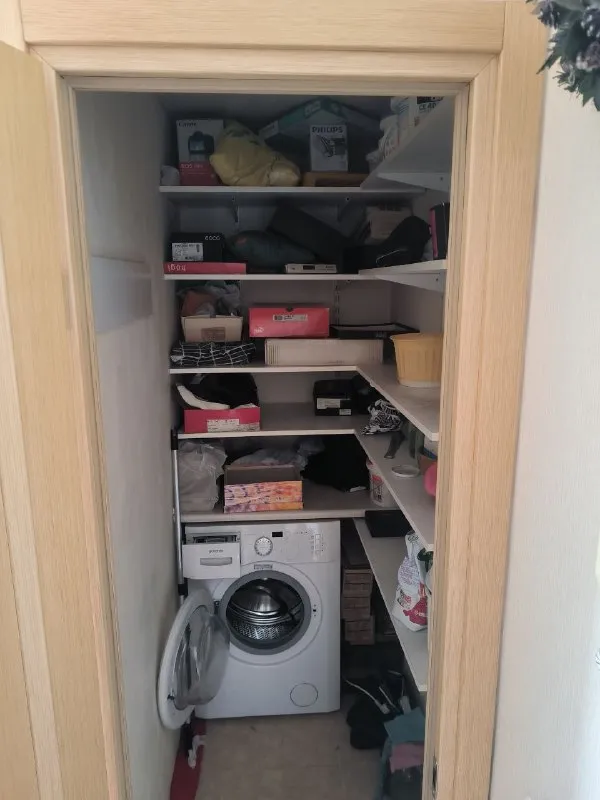 ‼️продажа квартиры‼️ 🏡продаётся 1-однокомнатная 🗺г. донецк днр «центр» пр-кт дзержинского 2 ✅этажность–8/9 жилого дома ✅сделан основной ремонт, заменены двери, окна, полностью балкон, хорошая входная дверь, заменена проводка, сантехника, новая система отопления, стены выровняны ✅мебель и техника остаётся кондиционер, стиральная машинка и прочее вода по графику идёт 🔥собственник 💴цена: 3🍋8 рублей 📞для просмотра звоните ☎️+7(949) 387-24-82 📨подписаться - фотография - 3