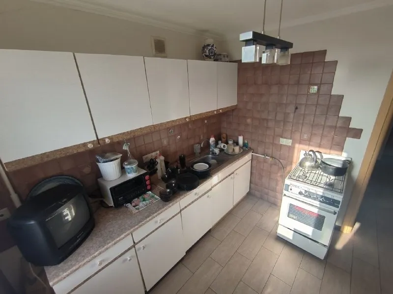 ‼️продажа квартиры‼️ 🏡продаётся 1-однокомнатная 🗺г. донецк днр «центр» пр-кт дзержинского 2 ✅этажность–8/9 жилого дома ✅сделан основной ремонт, заменены двери, окна, полностью балкон, хорошая входная дверь, заменена проводка, сантехника, новая система отопления, стены выровняны ✅мебель и техника остаётся кондиционер, стиральная машинка и прочее вода по графику идёт 🔥собственник 💴цена: 3🍋8 рублей 📞для просмотра звоните ☎️+7(949) 387-24-82 📨подписаться - фотография - 5