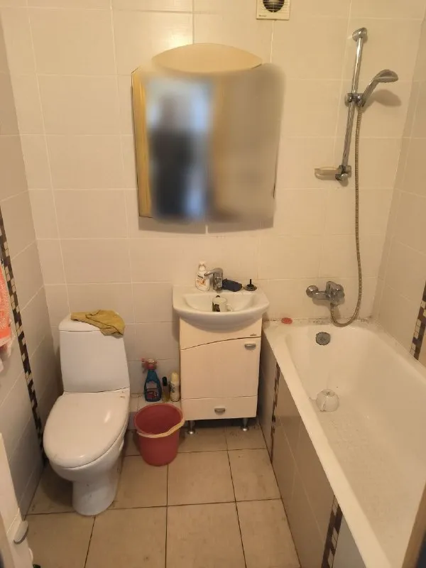 ‼️продажа квартиры‼️ 🏡продаётся 1-однокомнатная 🗺г. донецк днр «центр» пр-кт дзержинского 2 ✅этажность–8/9 жилого дома ✅сделан основной ремонт, заменены двери, окна, полностью балкон, хорошая входная дверь, заменена проводка, сантехника, новая система отопления, стены выровняны ✅мебель и техника остаётся кондиционер, стиральная машинка и прочее вода по графику идёт 🔥собственник 💴цена: 3🍋8 рублей 📞для просмотра звоните ☎️+7(949) 387-24-82 📨подписаться - фотография - 6