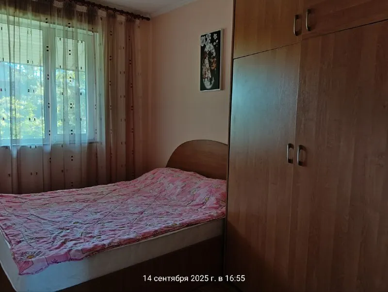 Продам 2х этажную приватизированную дачу (ориентир караванная (авдотьино), ликероводочный завод). Скважина. Современная дача с хорошим ремонтом и современной мебелью. На 1м этаже кухня-гостиная и сан. Узел (просторный), коридор. На 2м этаже – две изолированные спальни и балкон. Участок 5.2 сотки (приватизирован). Мангальная зона, уличный душ и туалет, хоз. Блок. Забор по периметру, заезд во двор. Рядом остановка транспорта – 51 автобус. Цена 3 500 000руб. Торг. Ан анна +7 949 470 04 83 (феникс), +7 949 796 89 69 (миранда). - фотография - 9