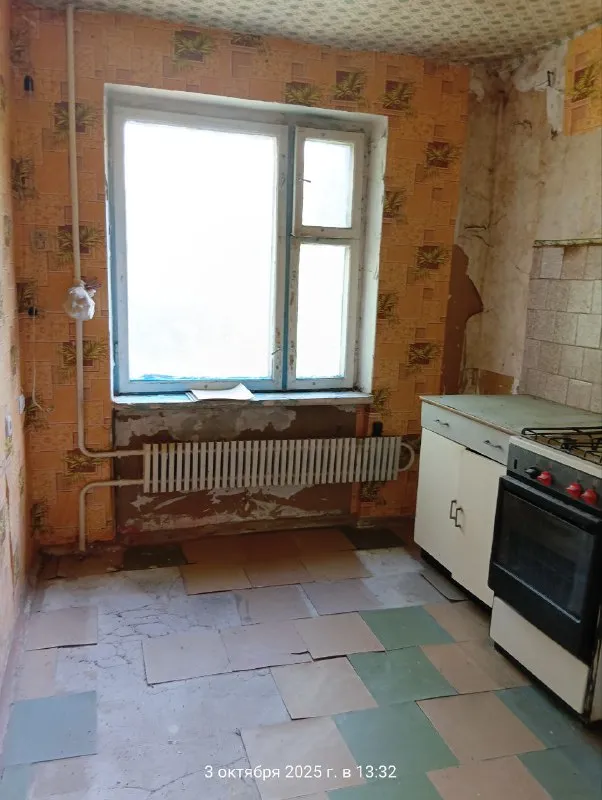 продам двухкомнатную квартиру 🌇донецк, на текстильщике (ул. островского, ориентир амбулатория №3). 📍 ✅комнаты раздельные. ✅2/10-ти этажного. 👍выход на балкон из 2х комнат. ❗️квартира под ремонт. 💰цена 2 600 000 руб.   торг. 📲☎️+ 7 949 470 04 83 (феникс), 📲☎️+7 949 796 89 69 (миранда) ан анна - фотография - 2