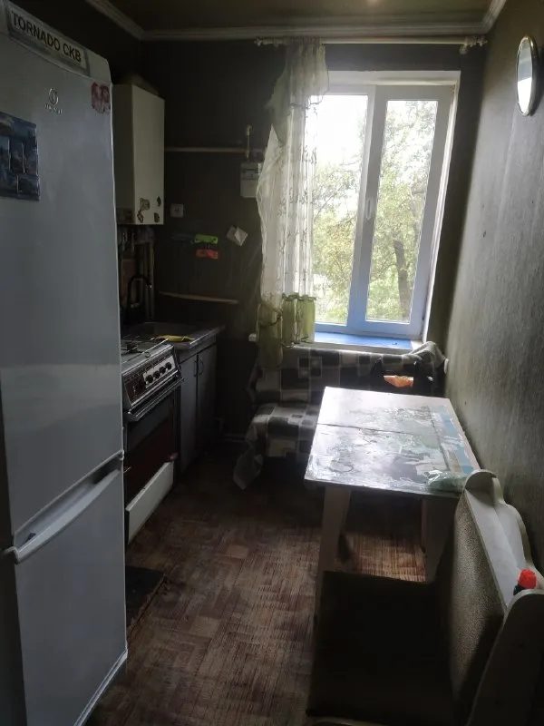 продам 2-комнатную квартиру. 🌇донецк, кировский р-н, ул. красная заря. ❗2-комнатная квартира в р-не маш. завода. ❗этажность 2/2, общая площадь 45 м2. ❗в квартире газ, индивидуальное отопление, пластиковые окна. фото реальные. ❗документы готовы. ❗💰цена: 2 300 000р. + агентские ☎тел: +79494706765 андрей ан у нас большая база недвижимости, звоните и мы подберем идеальное жилье для вас! - фотография - 3