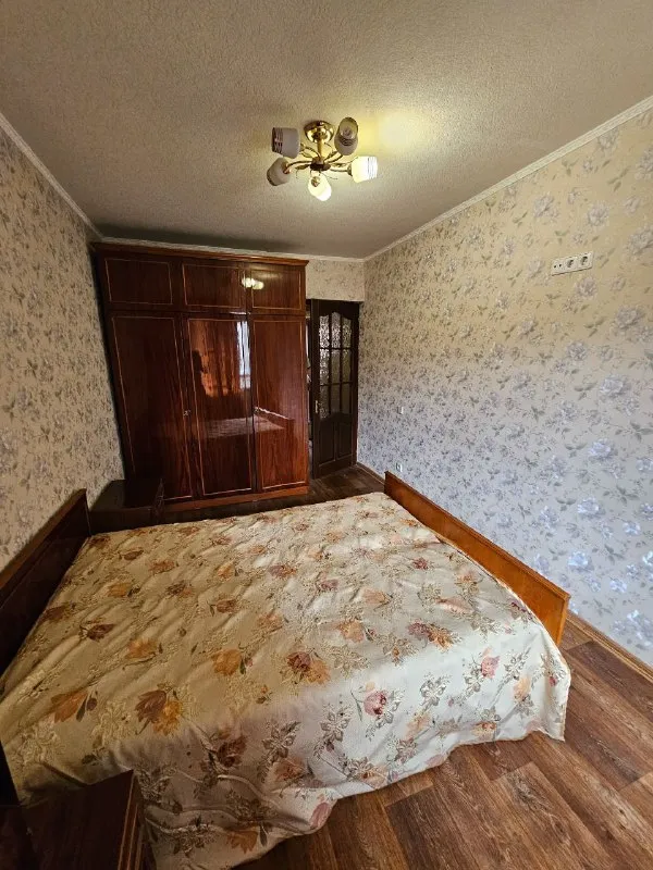 ‼️продажа квартиры‼️ 🏡продаётся 3-трехкомнатная квартира🗺г. донецк днр ворошиловский р-н, пр-кт комсомольский, район набережной, недалеко от площади ленина ✅этажность–5/9 жилого дома ✅общая площадь–65.1 м2 ✅кухня–10 м2 ✅комнаты раздельные, лоджия и балкон застеклены, две кладовые ✅в квартире и на лестничной площадке есть бойлер ✅квартира продается с мебелью и техникой ✅удобная транспортная развязка, рядом магазины, школа, детский сад 🧾документы готовы 🔥собственник 💴цена: 8🍋700.000 рублей ☎️+7(949) 371-59-73 недвижимость днр - фотография - 5