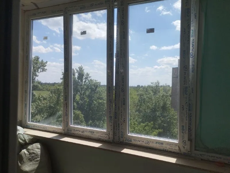 ‼️продажа квартиры‼️ 🏡продажа 3-трехкомнатной квартиры от собственника без агенств 🗺г. донецк днр пролетарский р-н ул. щетинина ✅этажность–8/9 жилого дома ✅общая площадь–69 м2 ‼️квартира под ремонт‼️ ✅вода доходит продажа со строй материалами ✅начальные работы сделаны новые окна и двери ✅в шаговой доступности садики и школа 124 🔥собственник 💴цена: 5🍋500.000 рублей торг‼️ 📞звоните ☎️+7(949) 333-45-12 кристина 📨подписаться - фотография - 10