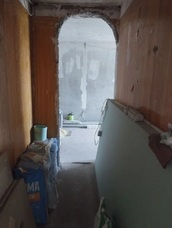 ‼️продажа квартиры‼️ 🏡продажа 3-трехкомнатной квартиры от собственника без агенств 🗺г. донецк днр пролетарский р-н ул. щетинина ✅этажность–8/9 жилого дома ✅общая площадь–69 м2 ‼️квартира под ремонт‼️ ✅вода доходит продажа со строй материалами ✅начальные работы сделаны новые окна и двери ✅в шаговой доступности садики и школа 124 🔥собственник 💴цена: 5🍋500.000 рублей торг‼️ 📞звоните ☎️+7(949) 333-45-12 кристина 📨подписаться - фотография - 5