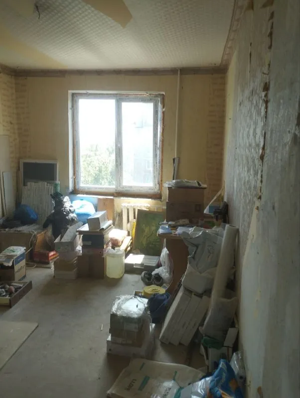 ‼️продажа квартиры‼️ 🏡продажа 3-трехкомнатной квартиры от собственника без агенств 🗺г. донецк днр пролетарский р-н ул. щетинина ✅этажность–8/9 жилого дома ✅общая площадь–69 м2 ‼️квартира под ремонт‼️ ✅вода доходит продажа со строй материалами ✅начальные работы сделаны новые окна и двери ✅в шаговой доступности садики и школа 124 🔥собственник 💴цена: 5🍋500.000 рублей торг‼️ 📞звоните ☎️+7(949) 333-45-12 кристина 📨подписаться - фотография - 6