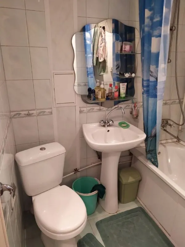 ‼️продажа квартиры‼️ 🏡продам двухкомнатная квартира 2й-этаж 🗺г. енакиево днр ✅ориентир: блочек, остановка карина ✅дополнительно к квартире можем продать «гараж» ✅рядом находится вся инфраструктура для комфортной жизни: магазины, спортивные комплексы, парк вознесенского, школа, садик ✅остановка автобуса во все направления сразу возле дома есть где парковать машину 🧾документы готовы 🔥собственник 💴цена: 1🍋9 рублей ☎️+7(949) 360-11-91 📨подписаться - фотография - 9